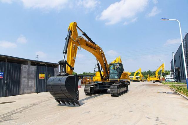 HW380 Heavy Duty Excavator 37T Working Weight Cummins 6HKIX Engine