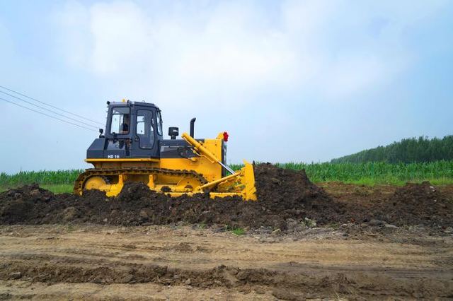 HW16D Logging Dozer Efficient Workflow And Robust Ripper Capability