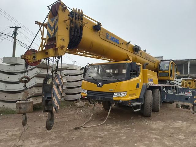 2022 Xc mg 80 ton truck crane Yellow a Official Lifting Capacity QY80K5D stock