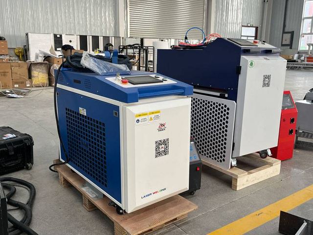 Portable laser rust removal machine for removing rust oxide paint