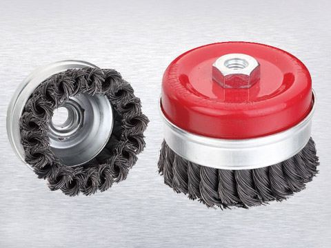 Heavy twisted wire cup brush