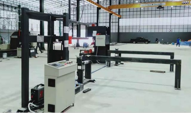 CNC Laser Light Pole Door Cutting Machine, Model LDC-350/2000