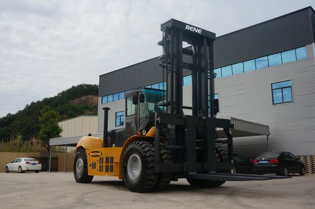 Chinese 35ton forklift truck CPCD350 VS kalmar 35ton hyster 35ton diesel forklift