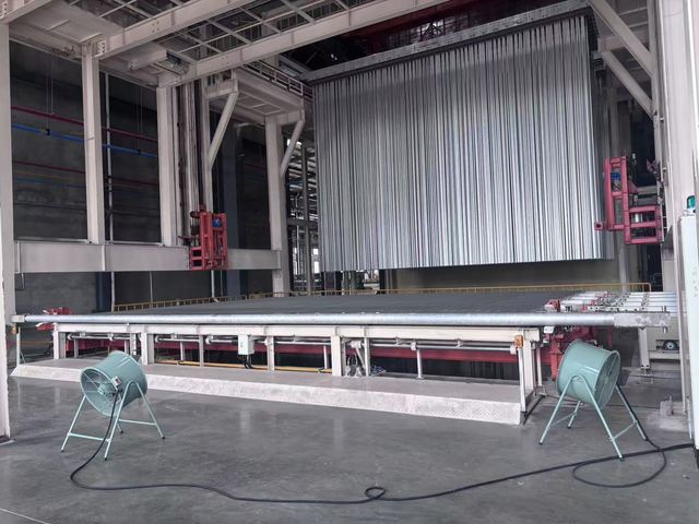 Full-automatic Flipping Table Vertical Anodizing Production Line for Aluminum Profiles