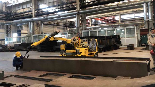 Autonomous Mobile Welding Robots for Heavy Industry
