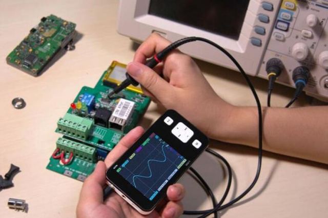 DS211 Mini 2.8" 2 Channel 1MSa/s 200KHz Bandwidth Digital Oscilloscope For Electronic Devices