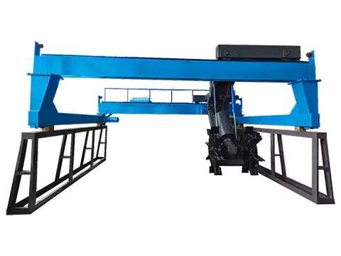 Wheel type compost turner