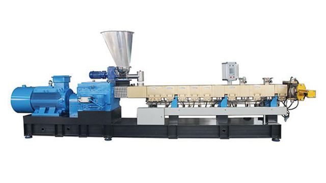 Co-Rotating Parallel Tri-Screw Extruder