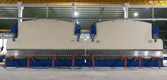 CNC Tandem Hydraulic Press Brake Model: 2-WE67K-400/7000