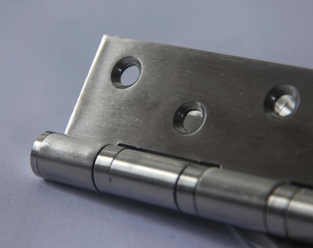 Understanding DIN EN 1935: A Standard for Single-axis Hinge Grades