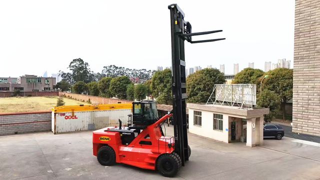 BENE 42ton heavy duty forklift 40 tons diesel forklift with container spreader
