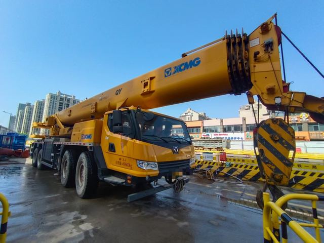 Used 2022 XCMG QY80K5D 80 Ton Truck Crane