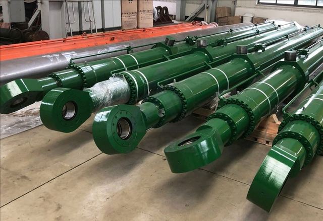 Made Hydraulic Cylinders 300mm Bore Carbon Steel For Dam Gate Control