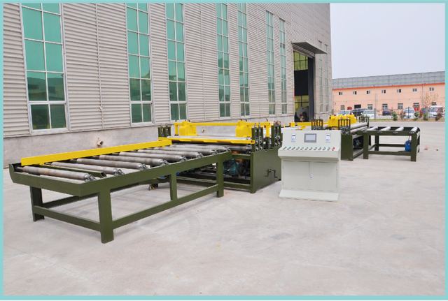 Full Automatic Roller Type Plywood Trimming Saw