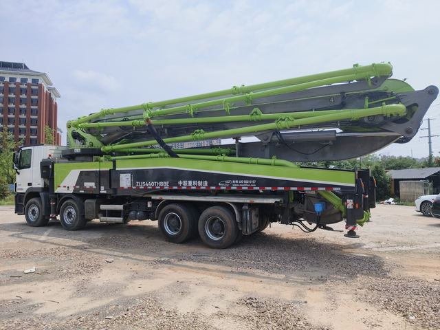 Truck-Mounted Concrete Pump