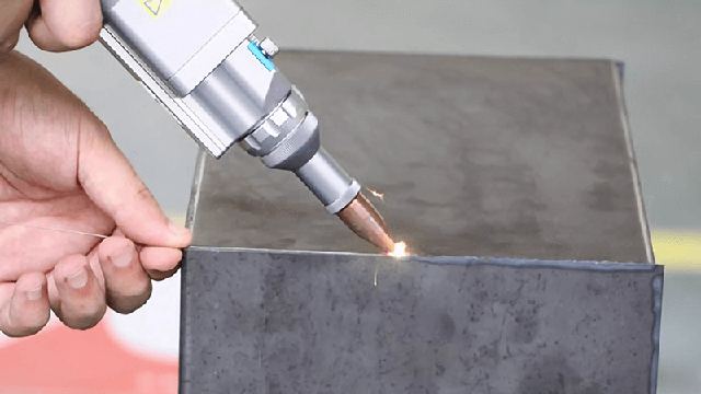 How does fiber laser welding work?